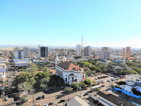 Crea-PR e entidades de classe apresentam estudos de desenvolvimento municipal para candidato à Prefeitura de Arapongas