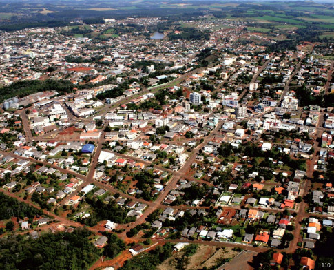 Regional Pato Branco - Candidatos a prefeito de Dois Vizinhos recebem materiais do programa Agenda Parlamentar